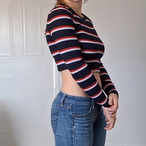 Navy, Red, and White Long Sleeve Crop Top - Picture 2 of 8